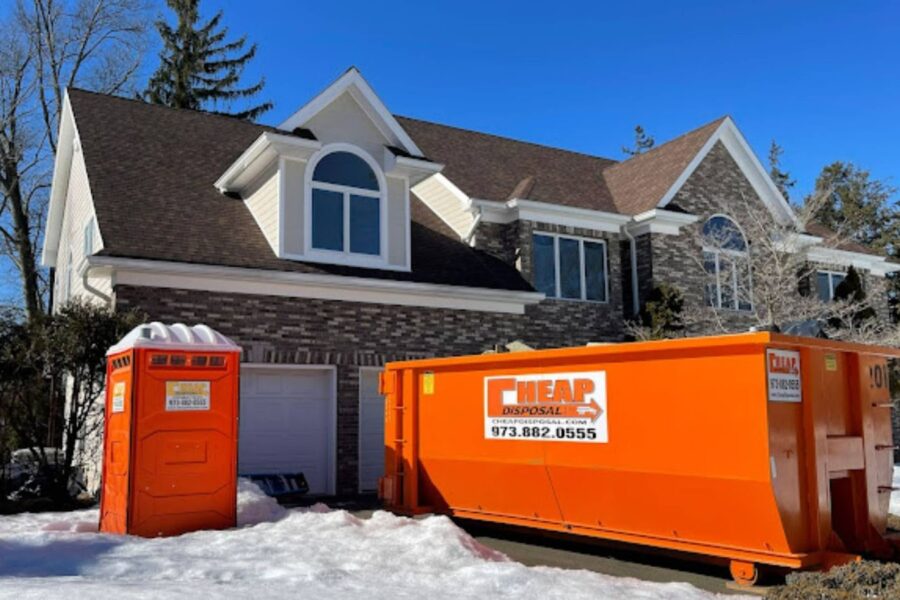 advantages of renting roll off dumpsters